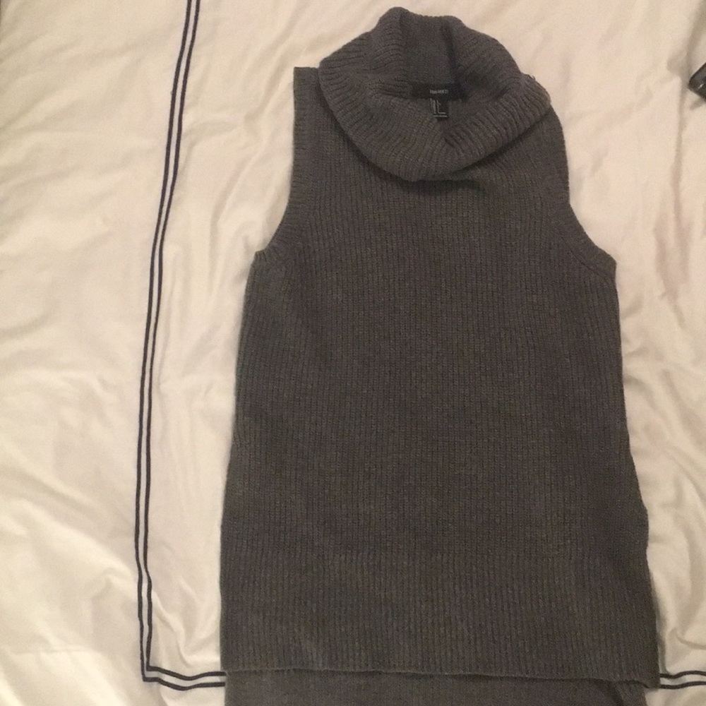 Forever 21 Sleeveless gray turtleneck size L